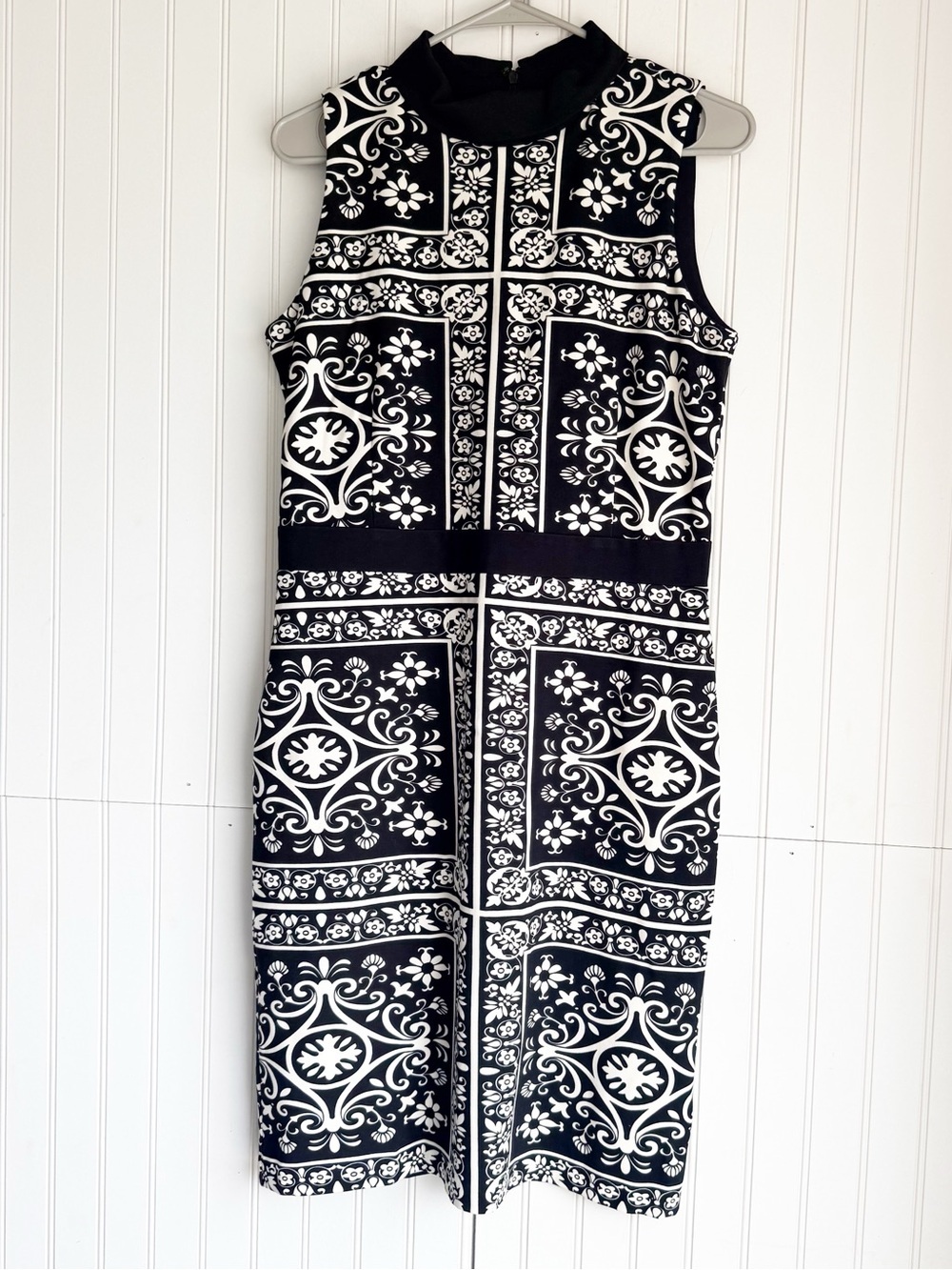 J. McLaughlin Size M Black Sleeveless Roll Over Collar Lynette Bainbridge Dress